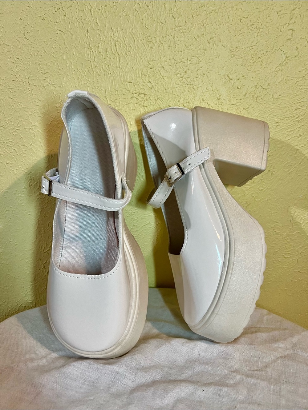 Mary Jane Chunky Platform Heels in Cream - Picture 3 of 4
